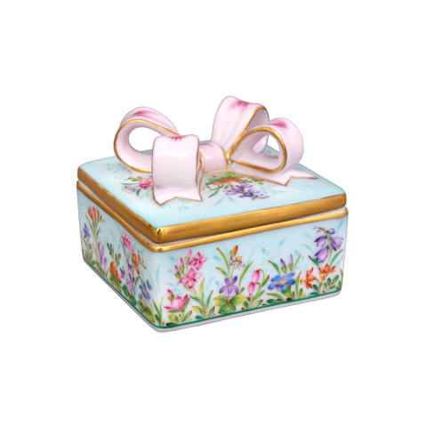 Square box - ribbon knob