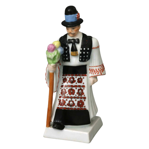 民族衣装の女性・高さ約11cm・HEREND・Hungary・B Historical 民族衣装の女性・高さ約11cm・HEREND・Hungary・B Historical