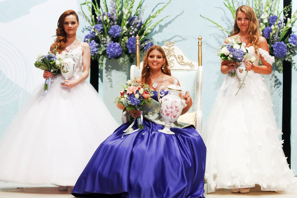 Balatonfüredi lány az idei Anna-bál szépe!